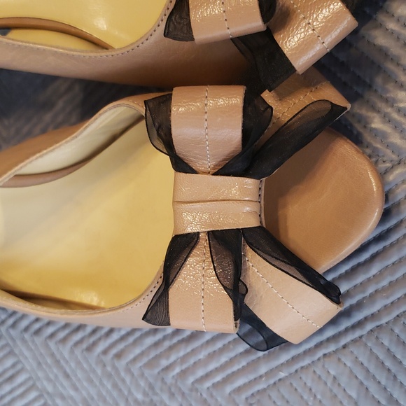 kate spade size 10 tan and black heels - Picture 3 of 10
